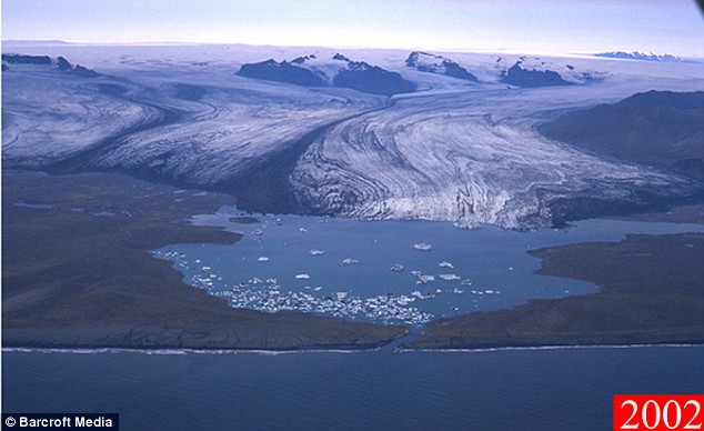 Breidamerkurjokull glacier in 2002
      634 x 388 Pixel